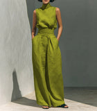 Women's 2-Piece Textured Outfit Set, Sleeveless Mock Turtleneck Top & High Waist Pleated Wide Leg Pants with Pockets