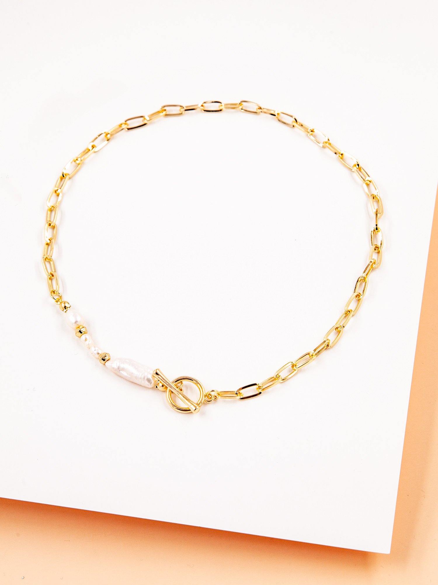 Moss Rose Chain Link Pearl Necklace